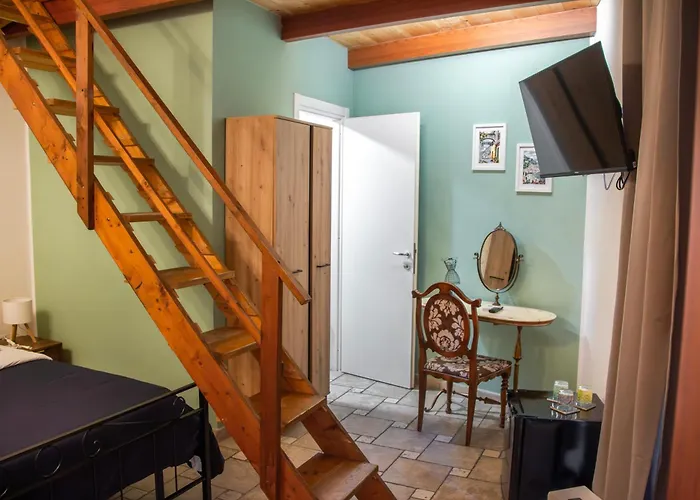 Epoche' 4* Неаполь