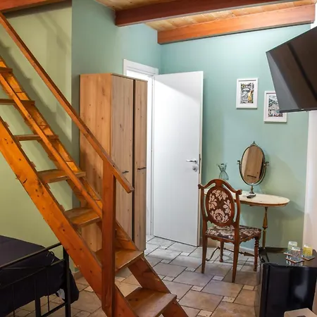 Epoche' 4* Νάπολη