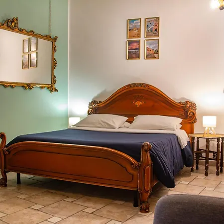 Epoche' Bed and Breakfast Νάπολη